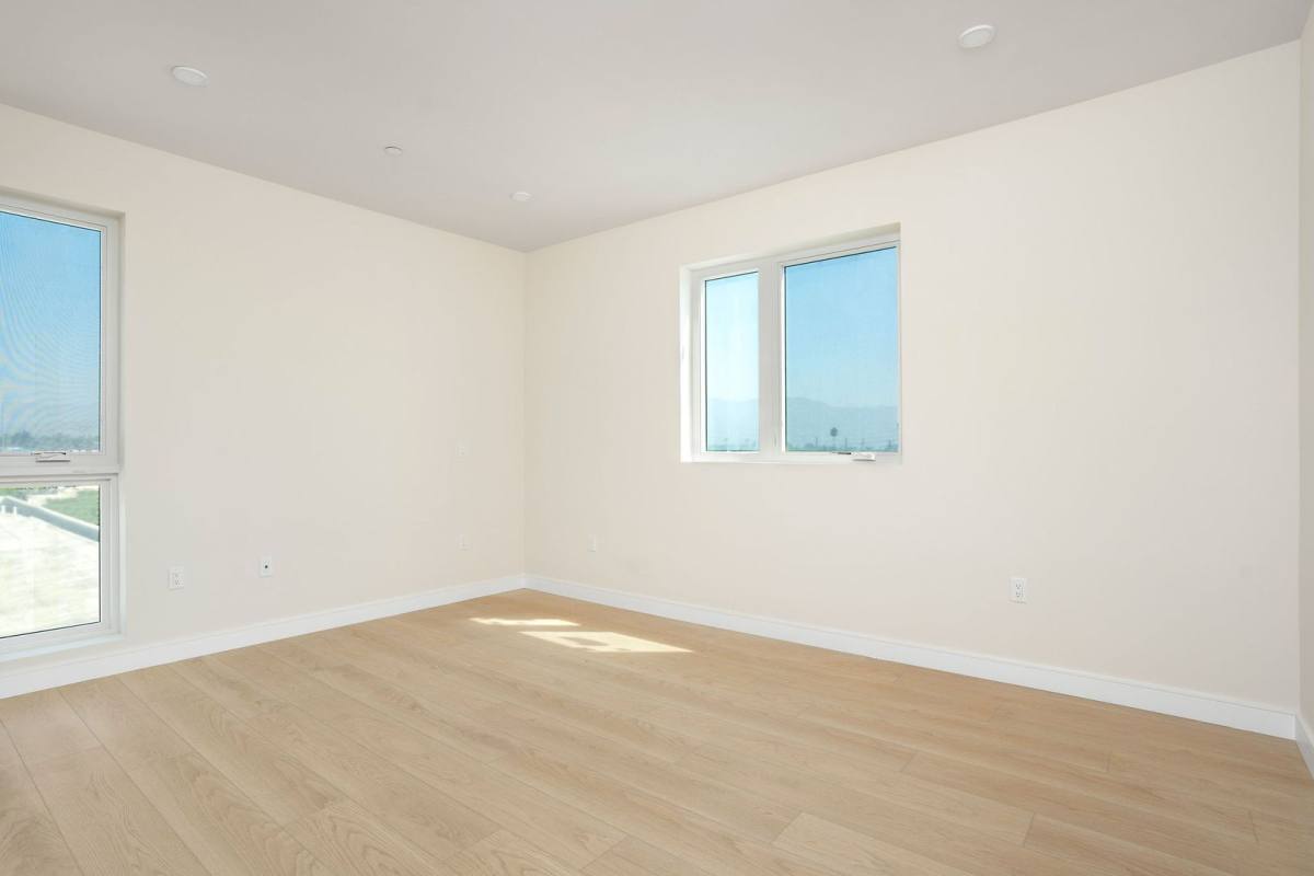 Apartment for rent at 5320 Cartwright Ave, North Hollywood, CA 91601