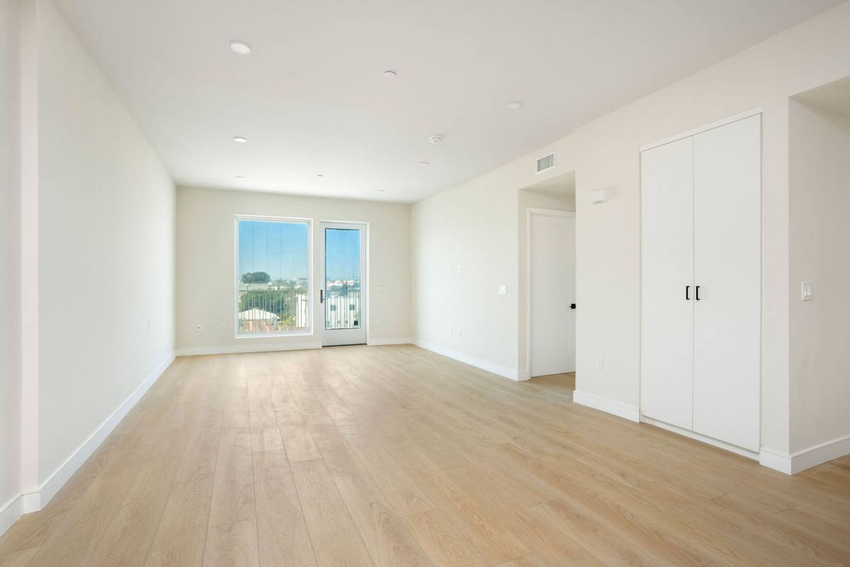 Apartment for rent at 5320 Cartwright Ave, North Hollywood, CA 91601