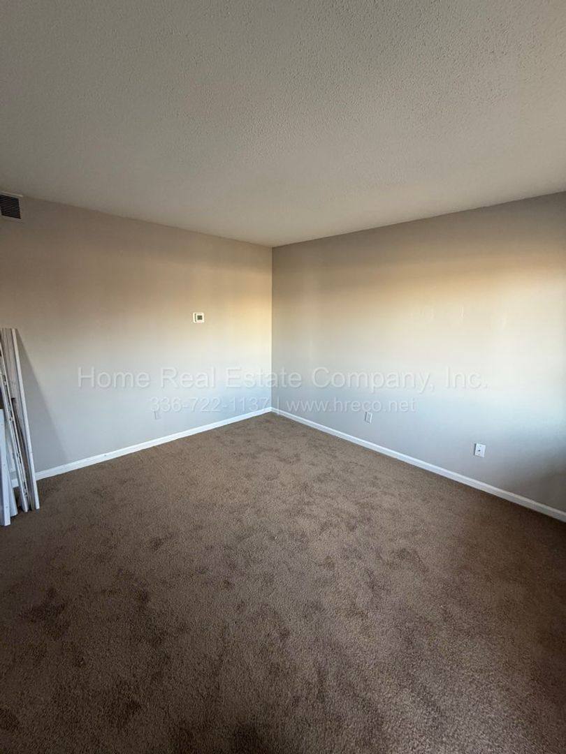 Apartment for rent at 1004 Salisbury St, Kernersville, NC 27284