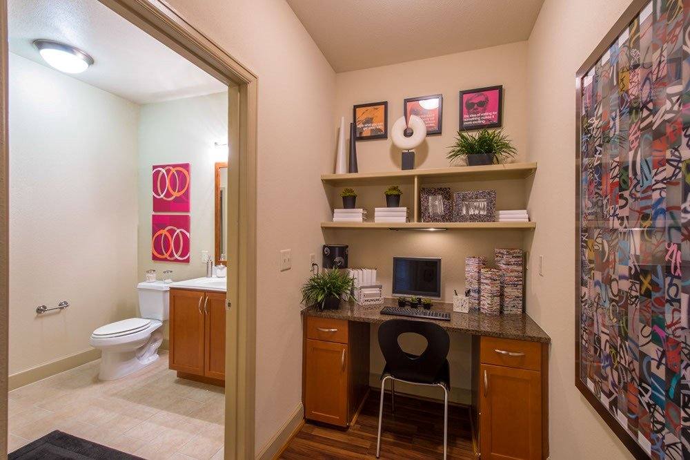 Apartment for rent at 2212 W Davis St, Dallas, TX 75208