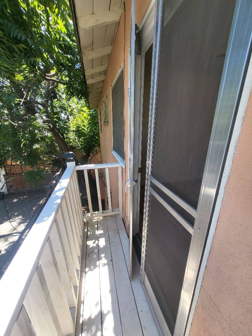 Apartment for rent at 120 S Craig Ave, Pasadena, CA 91107