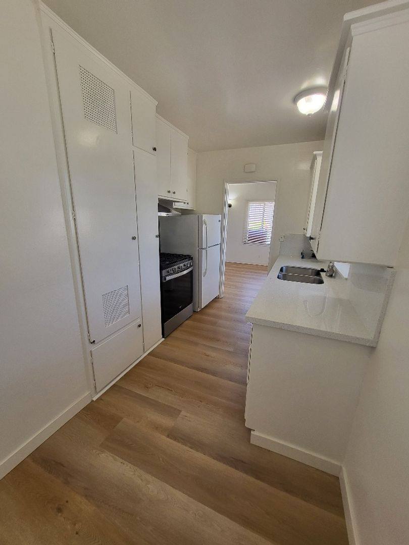 Apartment for rent at 120 S Craig Ave, Pasadena, CA 91107