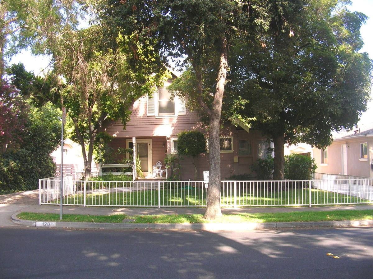 Apartment for rent at 120 S Craig Ave, Pasadena, CA 91107