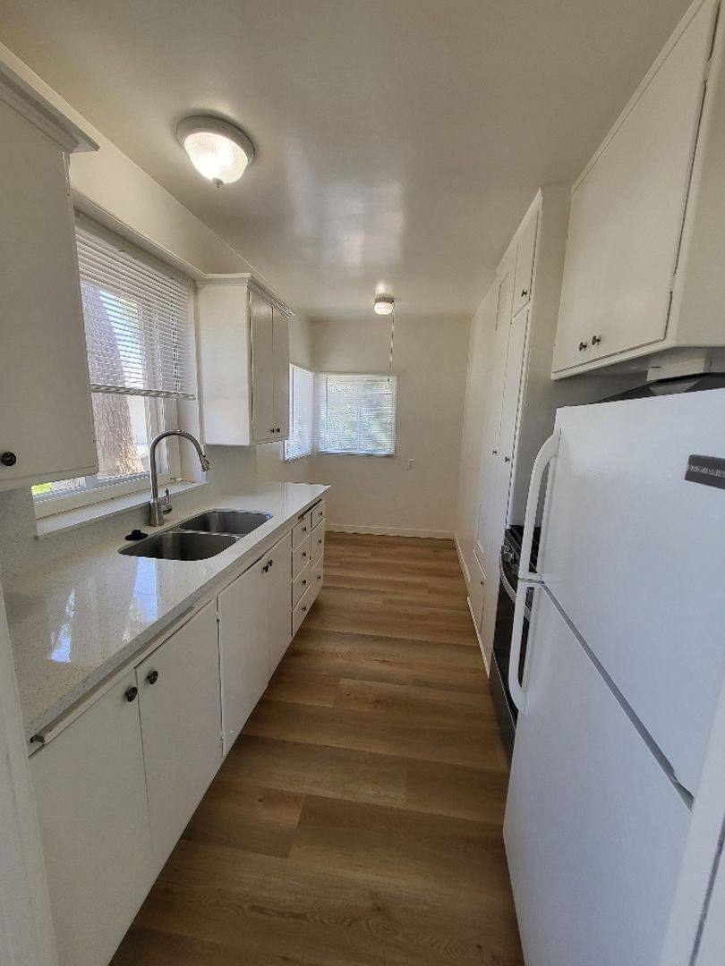 Apartment for rent at 120 S Craig Ave, Pasadena, CA 91107