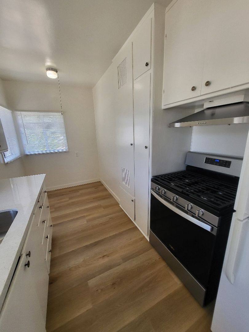 Apartment for rent at 120 S Craig Ave, Pasadena, CA 91107