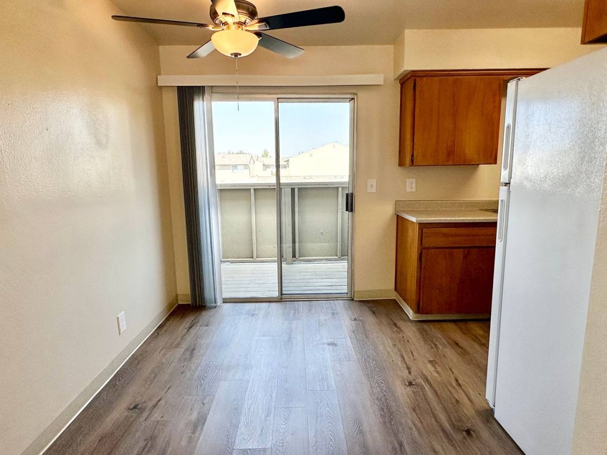 Apartment for rent at 315 W Alamos Ave, Clovis, CA 93612