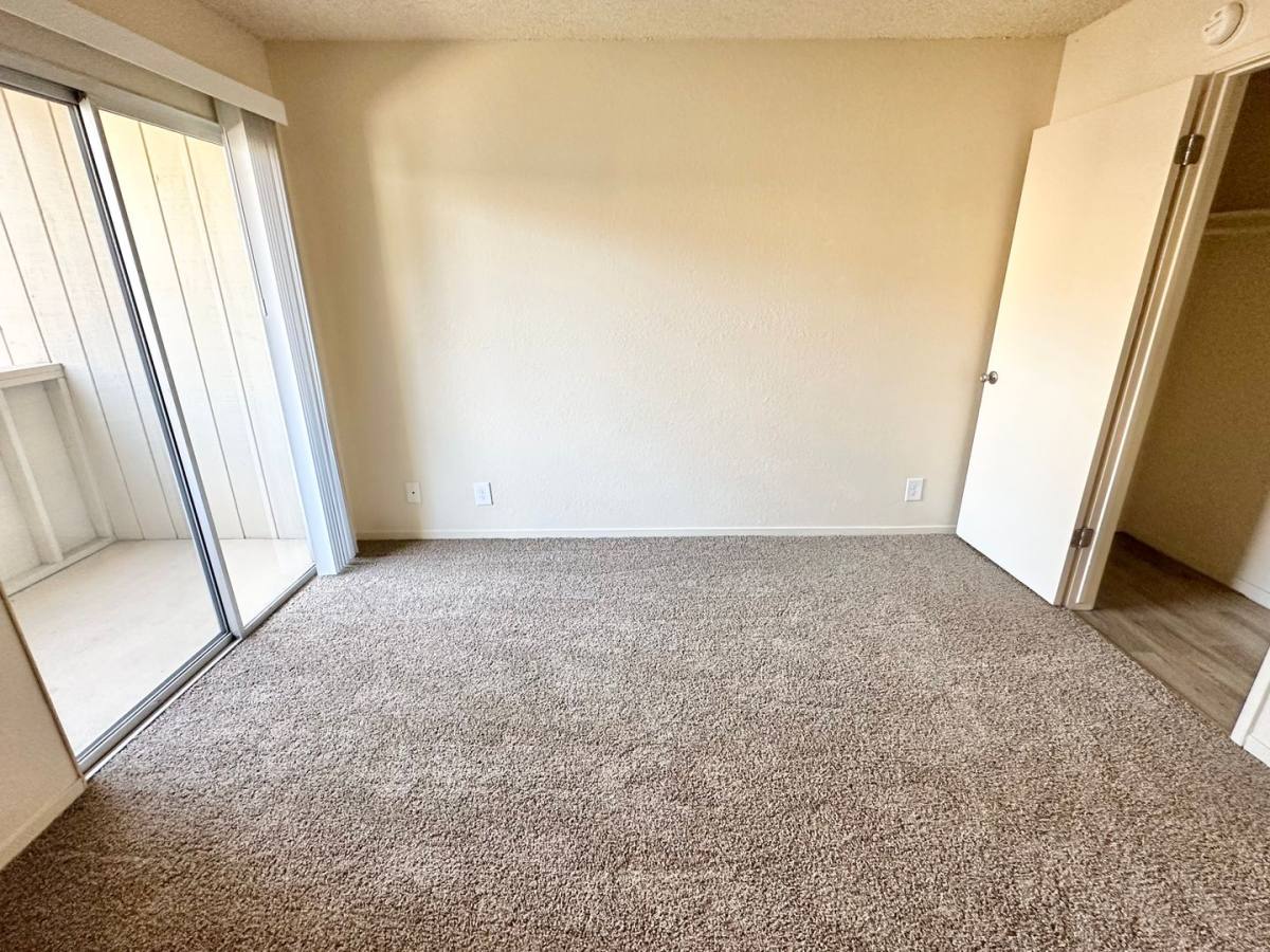 Apartment for rent at 315 W Alamos Ave, Clovis, CA 93612