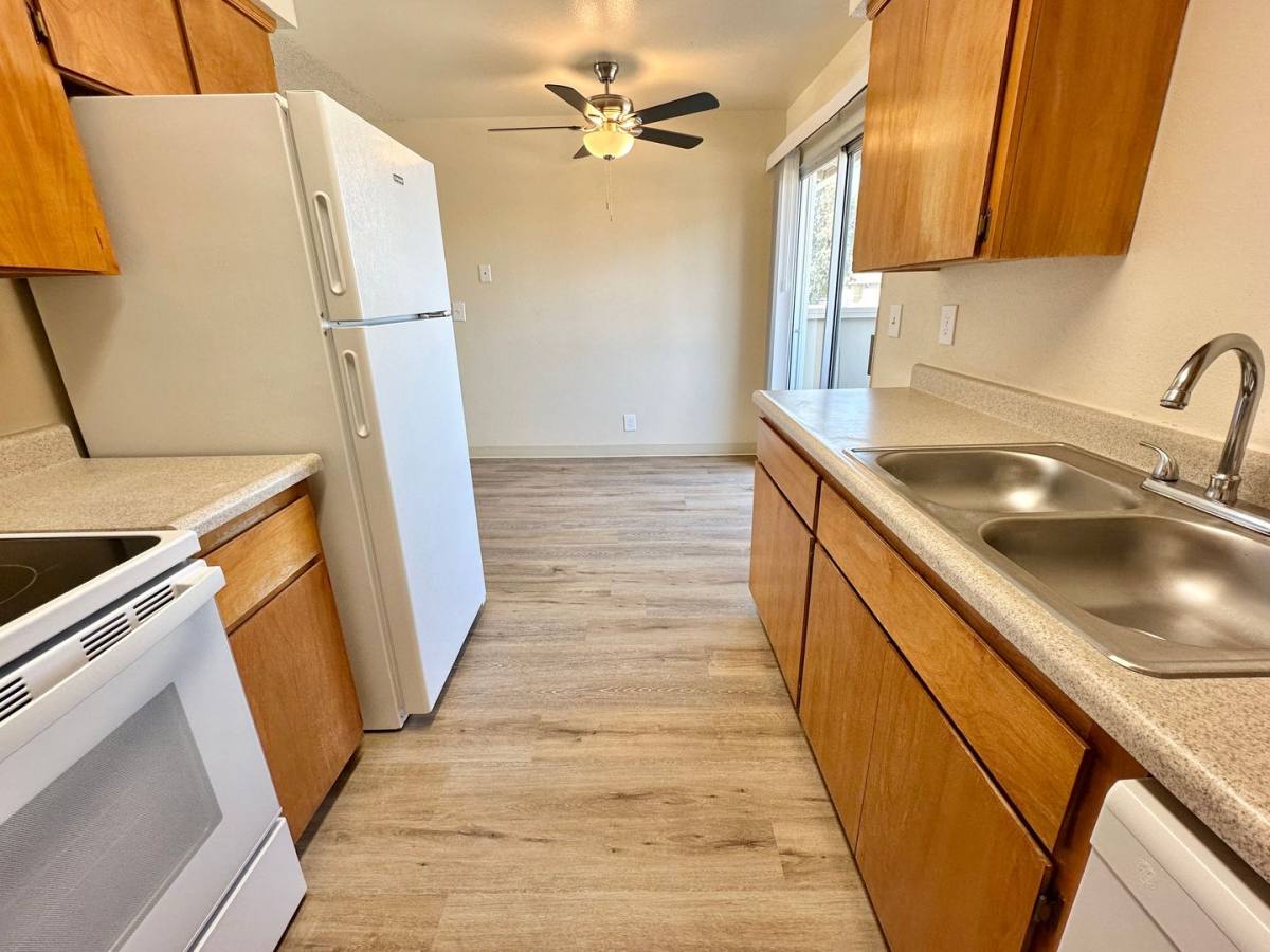 Apartment for rent at 315 W Alamos Ave, Clovis, CA 93612