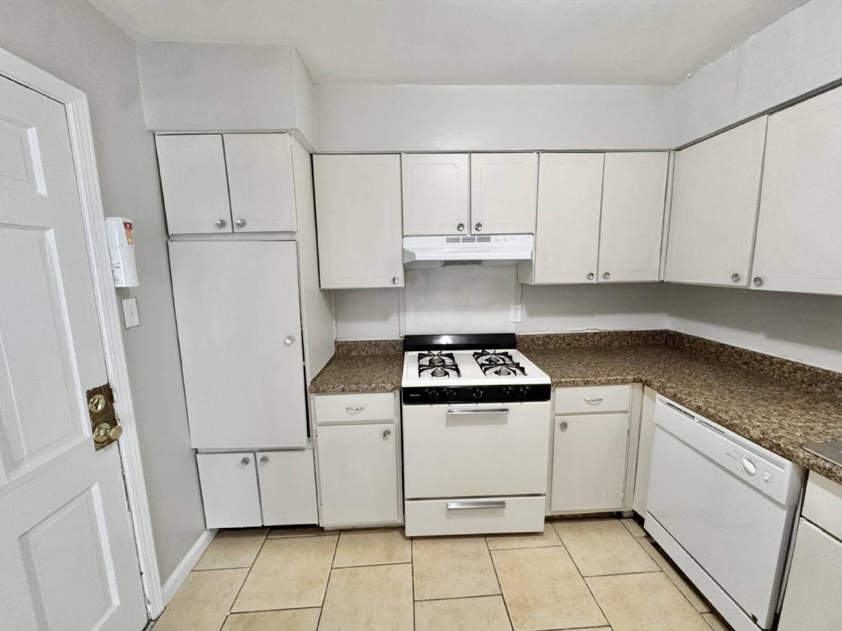 Apartment for rent at 129 Stonewall Ave #9, Memphis, TN 38104
