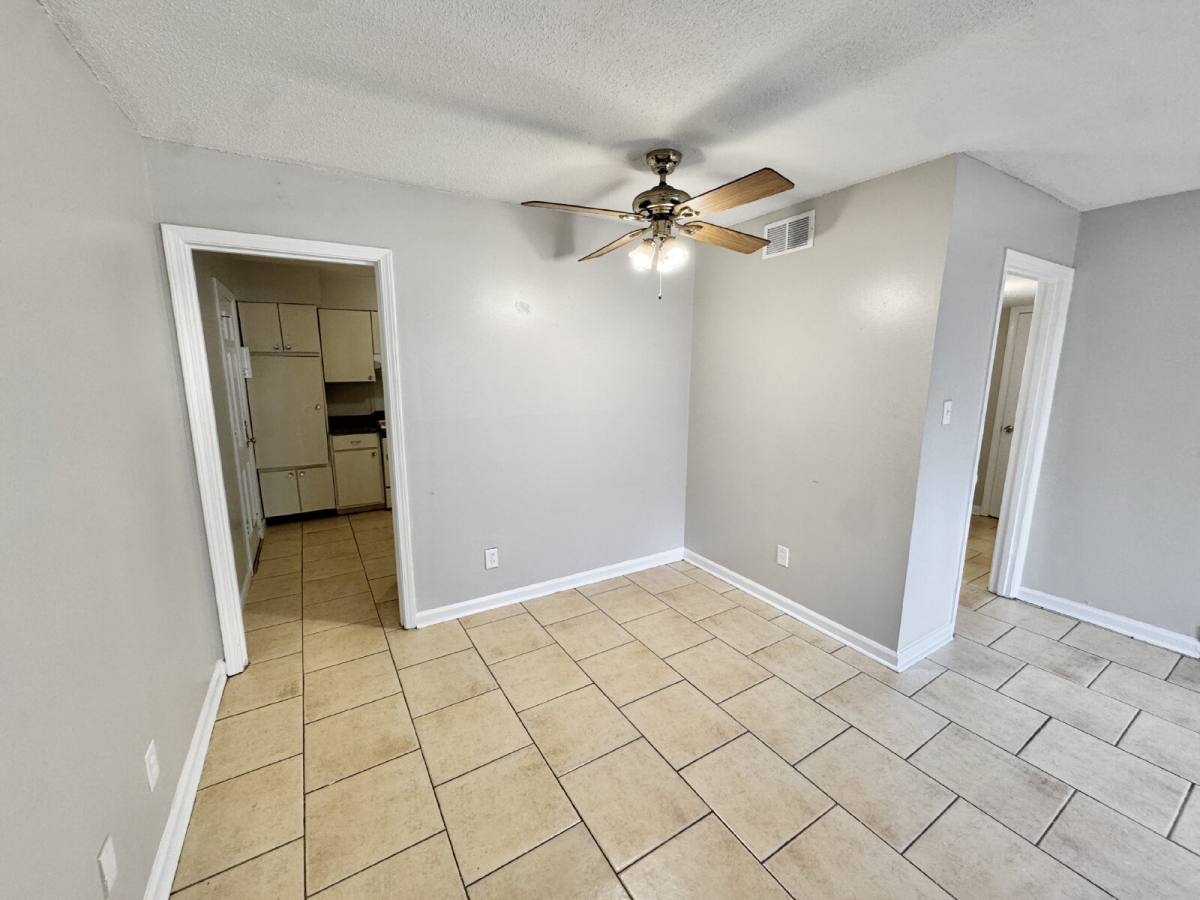 Apartment for rent at 129 Stonewall Ave #9, Memphis, TN 38104