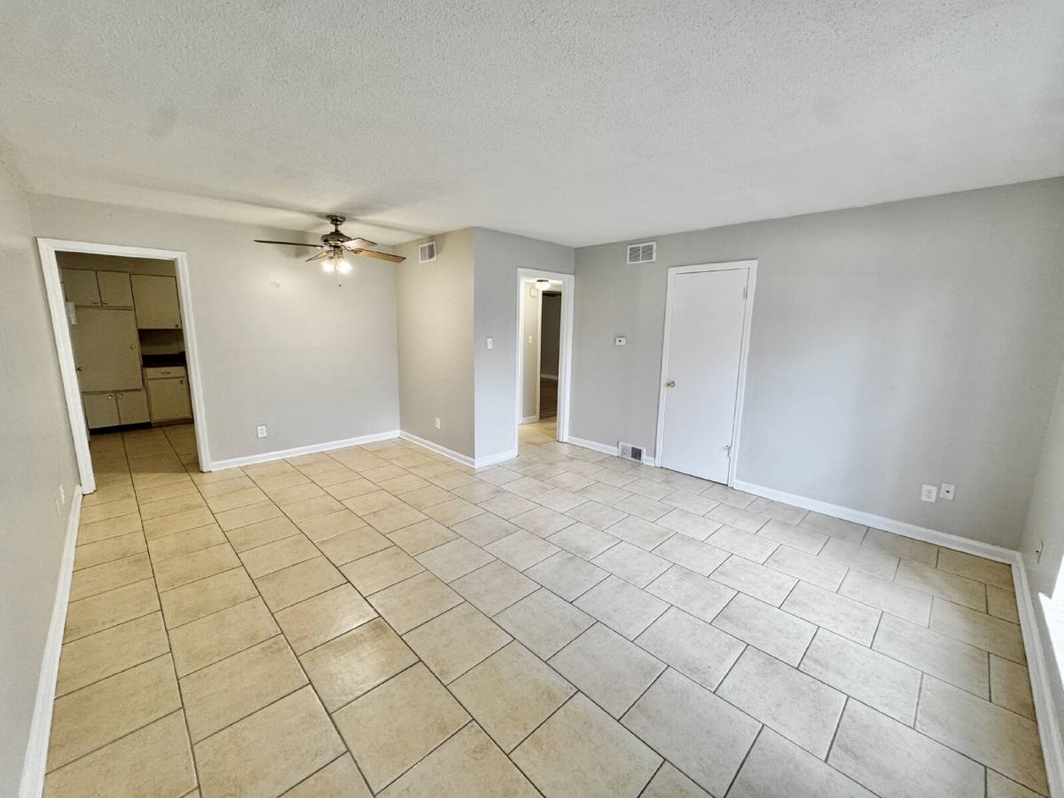 Apartment for rent at 129 Stonewall Ave #9, Memphis, TN 38104