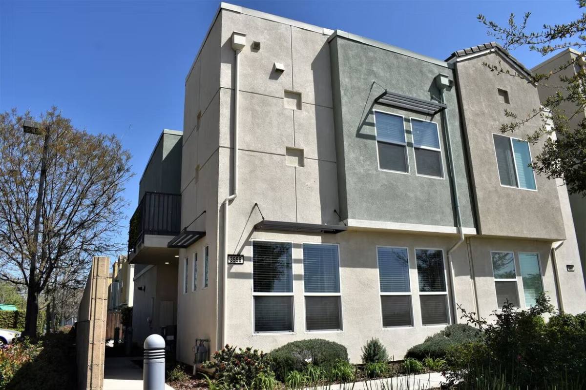 House for rent at 3998 E Commerce Way, Sacramento, CA 95834