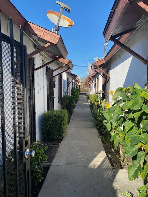 House for rent at 5723 Gage Ave #1E, Bell Gardens, CA 90201