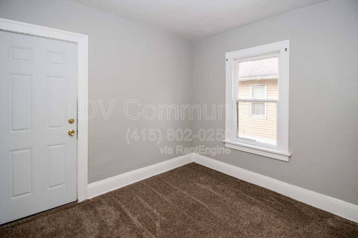 Apartment for rent at 14112 Edgewood Ave, Cleveland, OH 44128