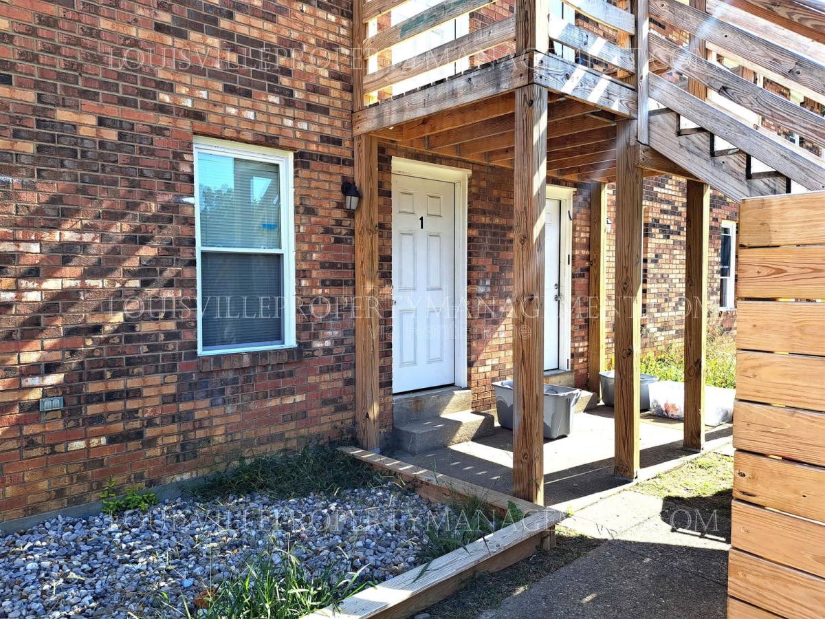 Apartment for rent at 419 Woodcreek Dr #1, Radcliff, KY 40160