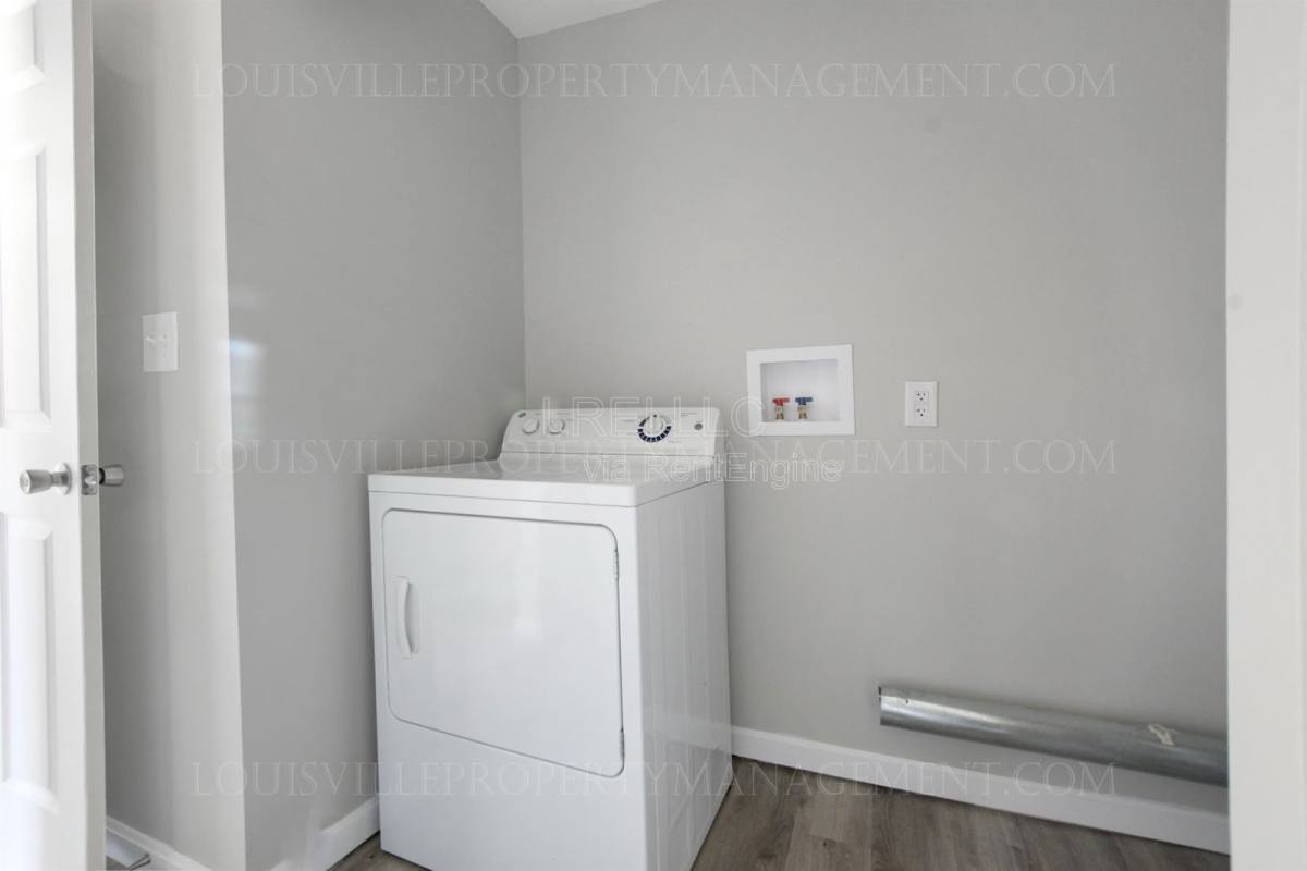 Apartment for rent at 419 Woodcreek Dr #1, Radcliff, KY 40160