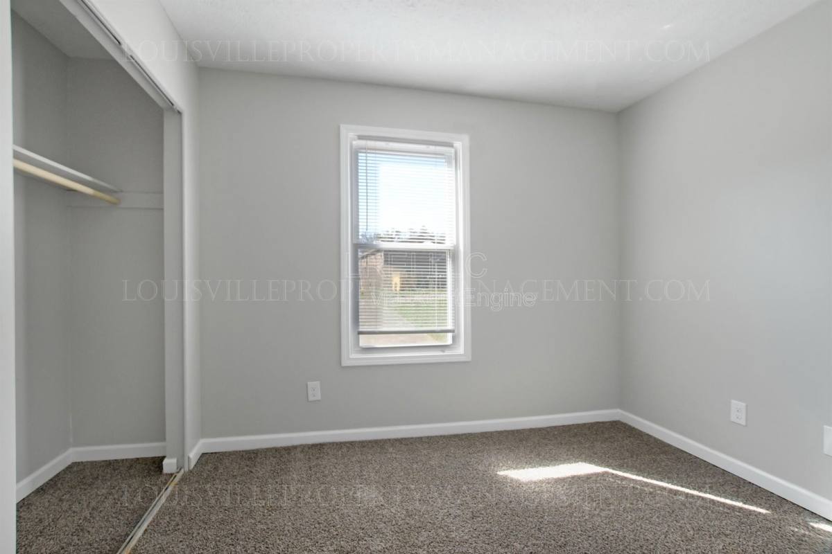 Apartment for rent at 419 Woodcreek Dr #1, Radcliff, KY 40160