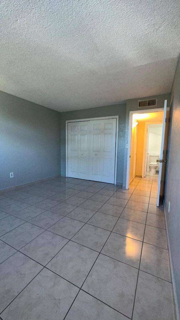Apartment for rent at 606 W 81st St #305, Hialeah, FL 33014
