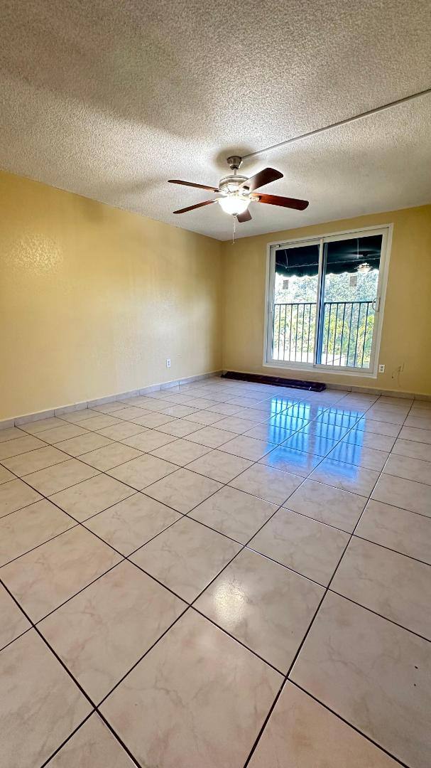 Apartment for rent at 606 W 81st St #305, Hialeah, FL 33014
