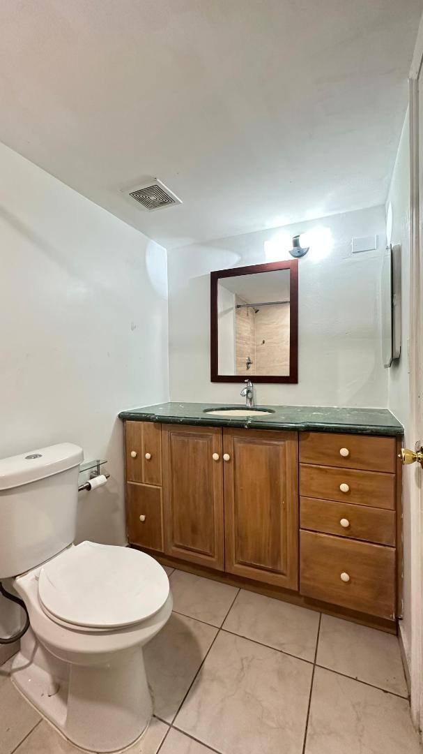Apartment for rent at 606 W 81st St #305, Hialeah, FL 33014