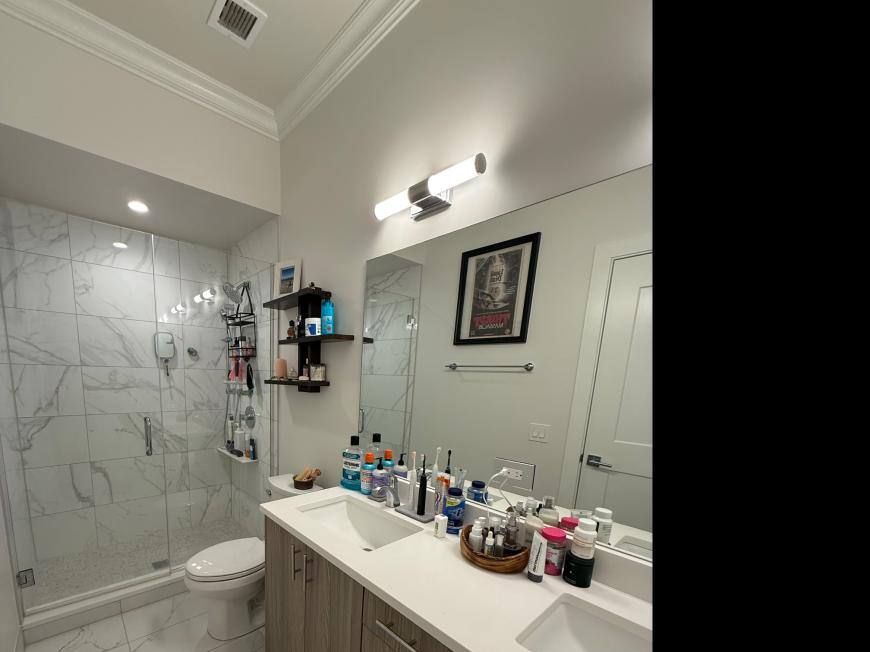 Apartment for rent at 835 Lake St, Oak Park, IL 60301