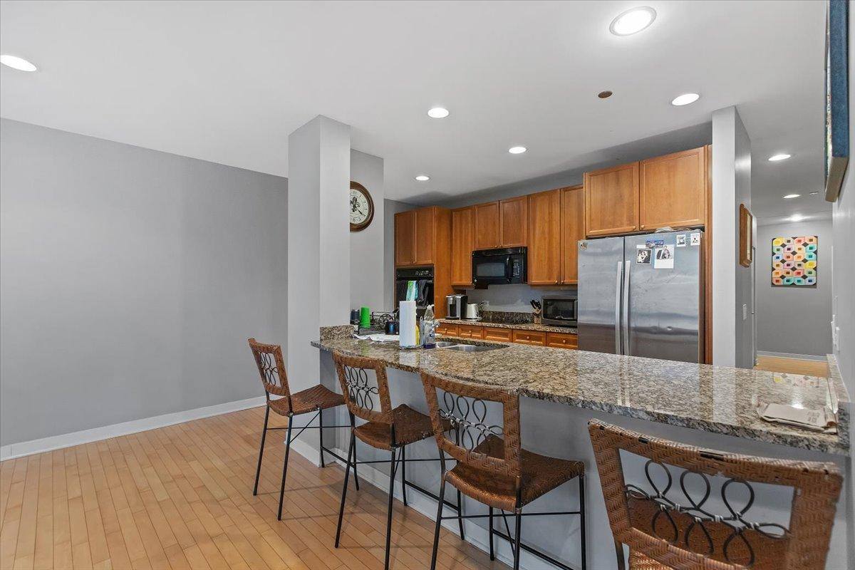 Apartment for rent at 737 W Washington Blvd #1301, Chicago, IL 60661