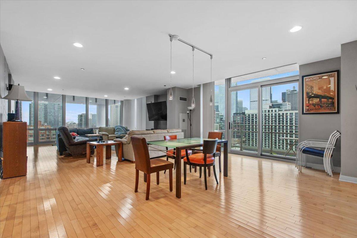 Apartment for rent at 737 W Washington Blvd #1301, Chicago, IL 60661