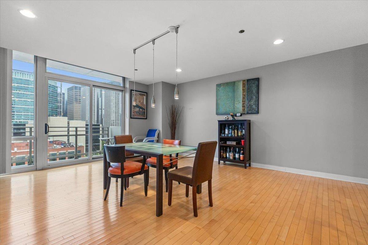 Apartment for rent at 737 W Washington Blvd #1301, Chicago, IL 60661