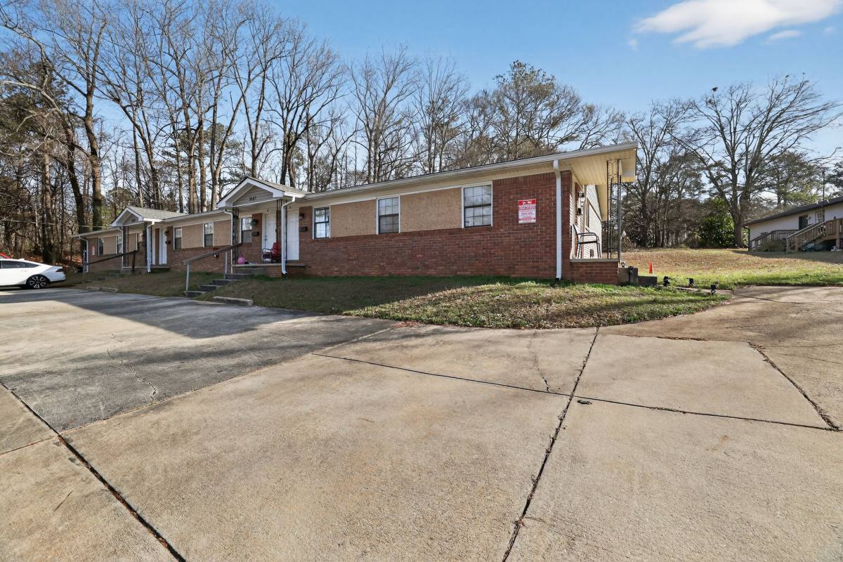 House for rent at 3681 Lynn Dr, Powder Springs, GA 30127