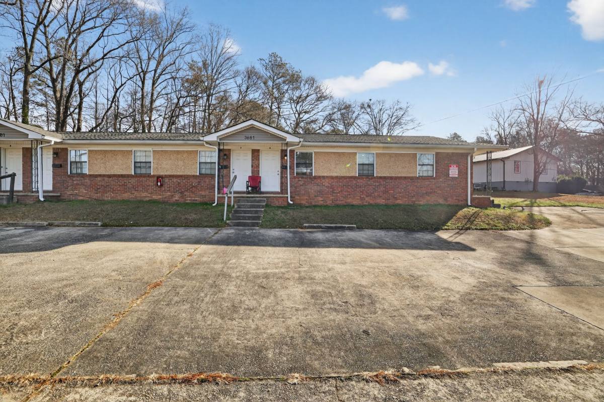 House for rent at 3681 Lynn Dr, Powder Springs, GA 30127