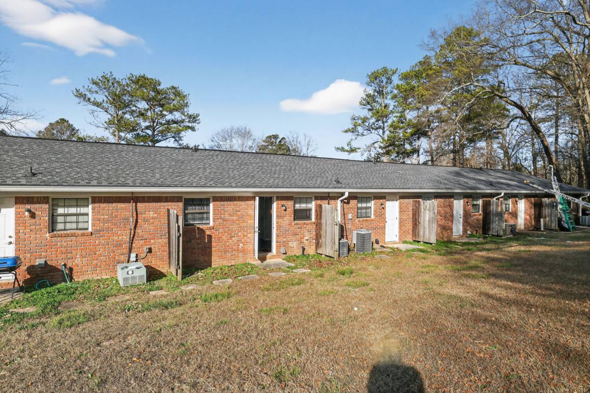 House for rent at 3681 Lynn Dr, Powder Springs, GA 30127