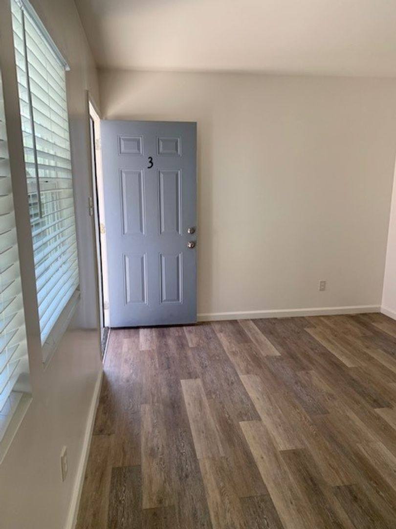 Apartment for rent at 627 W 94th St, Los Angeles, CA 90044