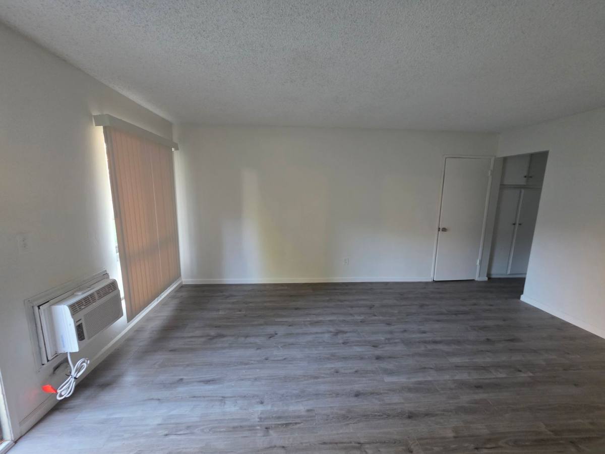 Apartment for rent at 660 S Glassell St, Orange, CA 92866