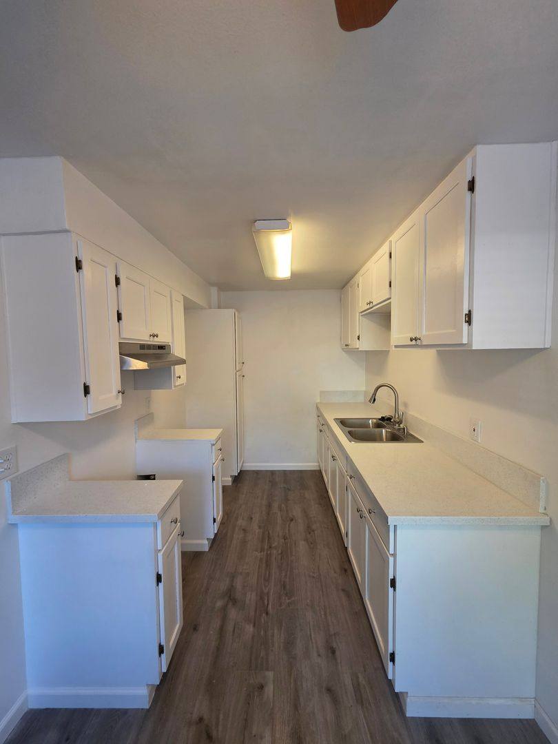 Apartment for rent at 660 S Glassell St, Orange, CA 92866