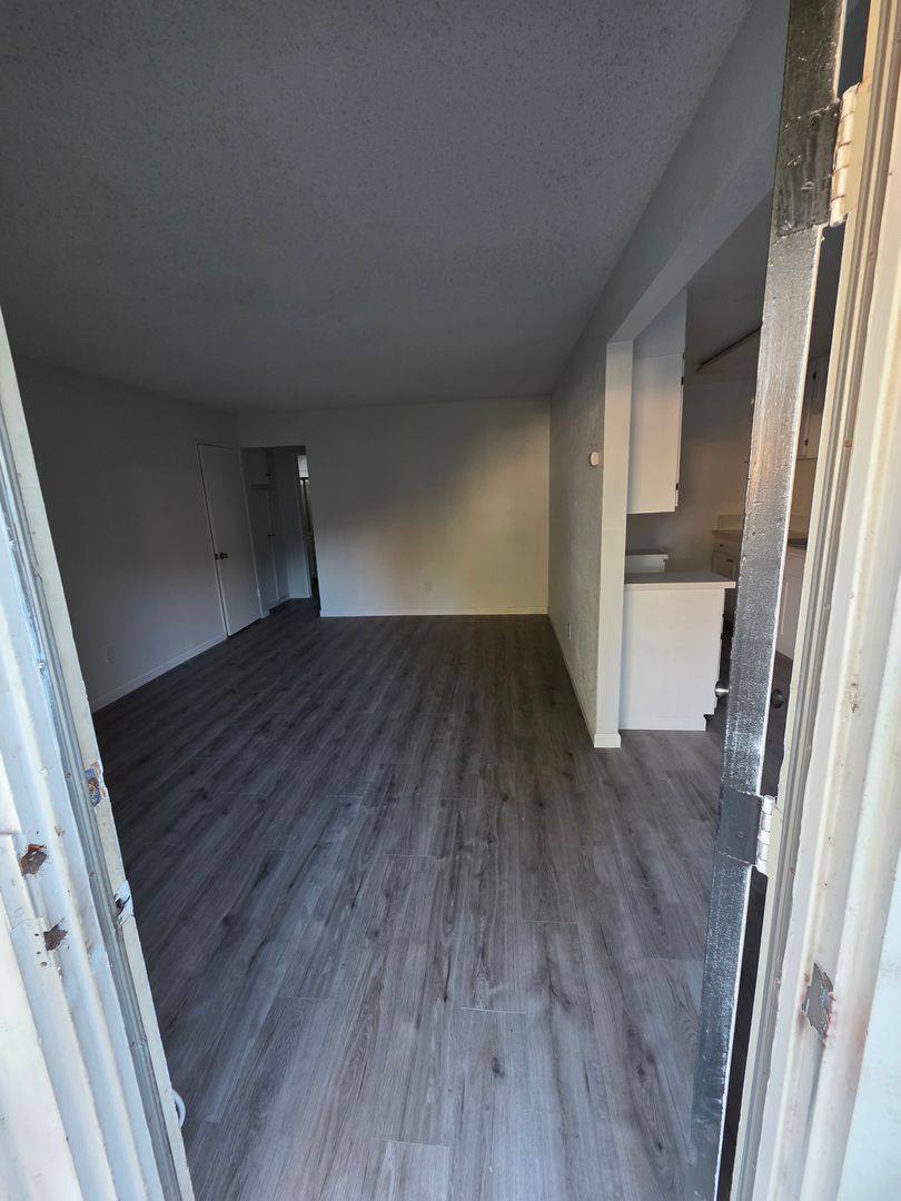Apartment for rent at 660 S Glassell St, Orange, CA 92866