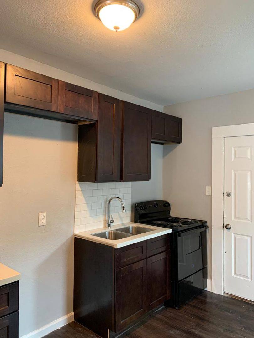 Apartment for rent at 211 E Sterling Ave, Baytown, TX 77520