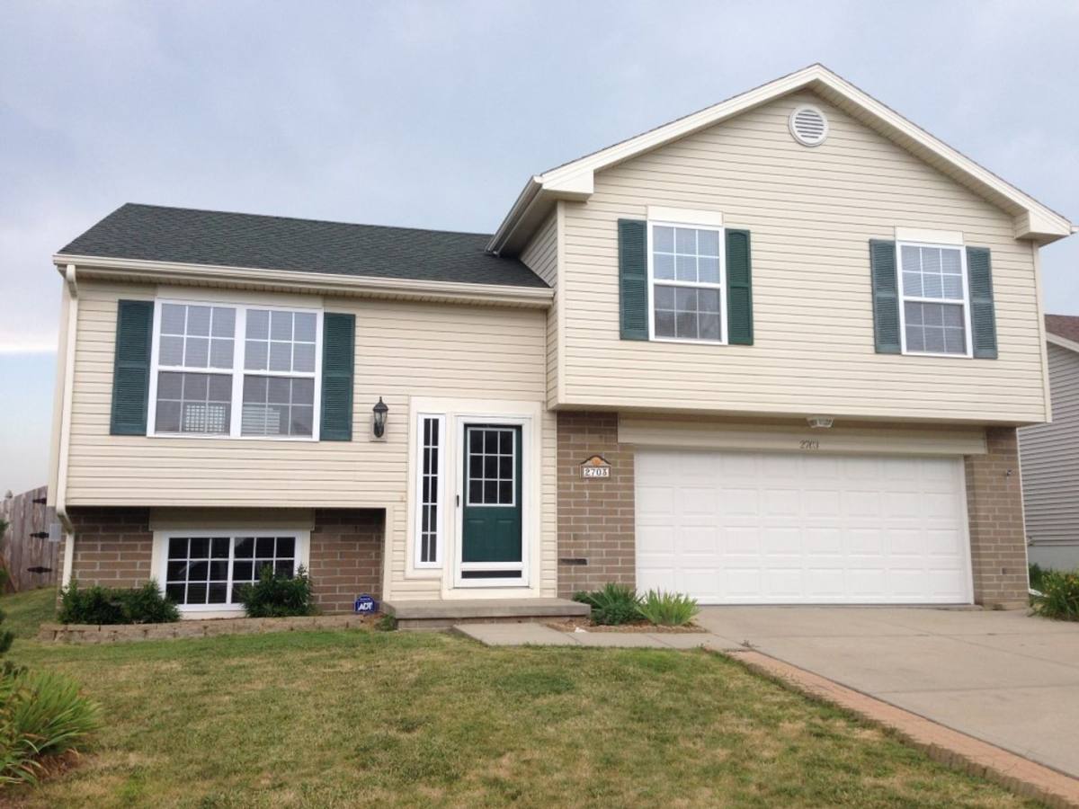 House for rent at 2703 Michaela St, Bellevue, NE 68123