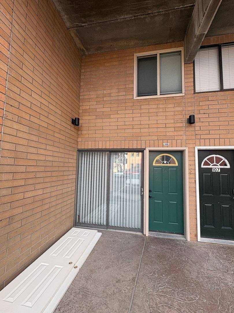 Apartment for rent at 300 N 25th St, Billings, MT 59101