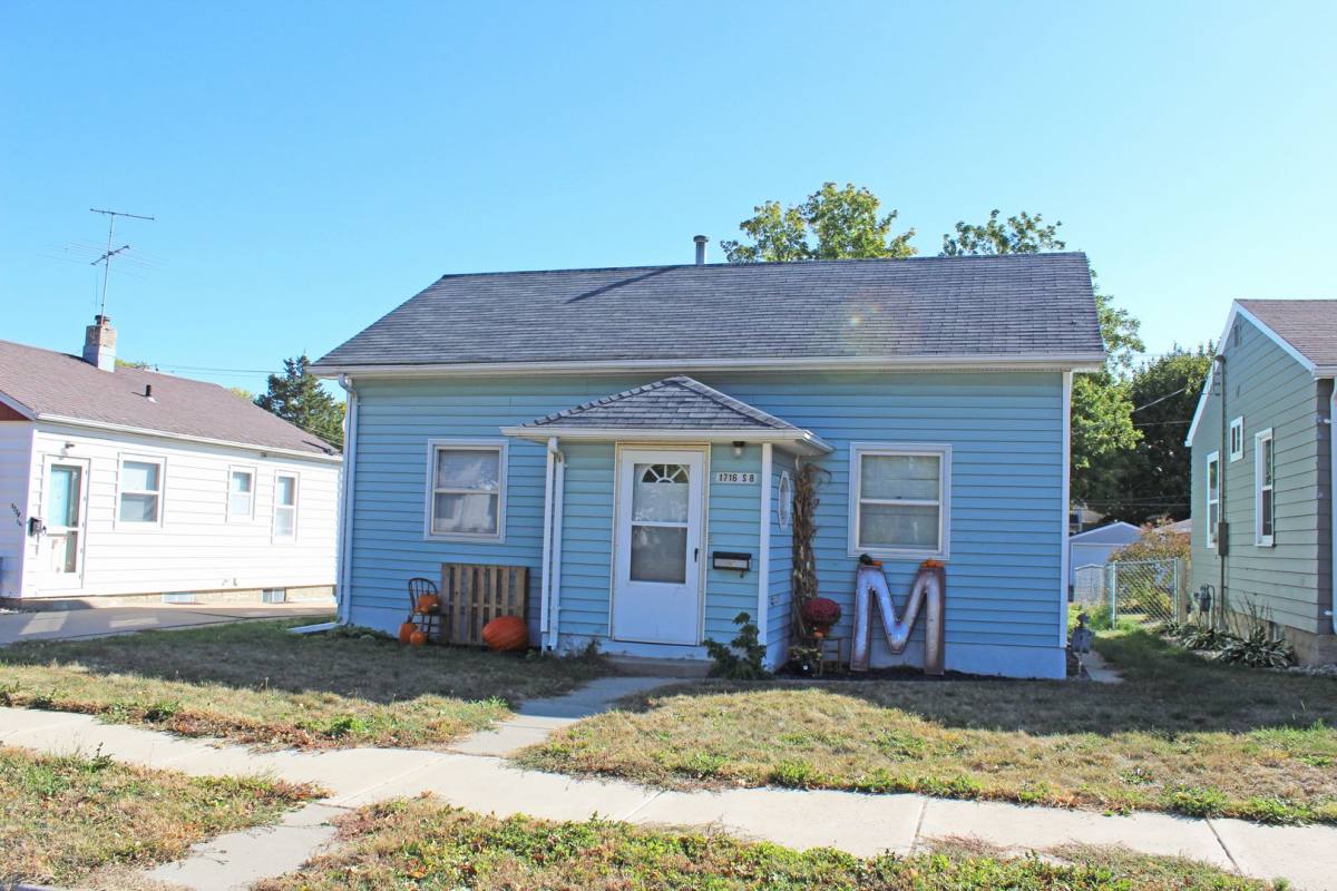 Apartment for rent at 1716 S 8th Ave, Sioux Falls, SD 57105