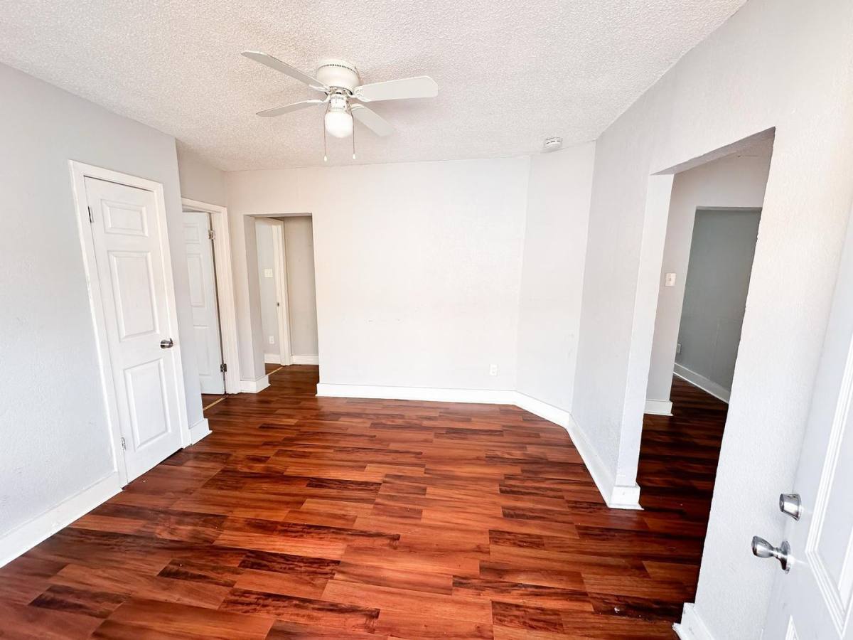 Apartment for rent at 2711 Ave K, Galveston, TX 77550