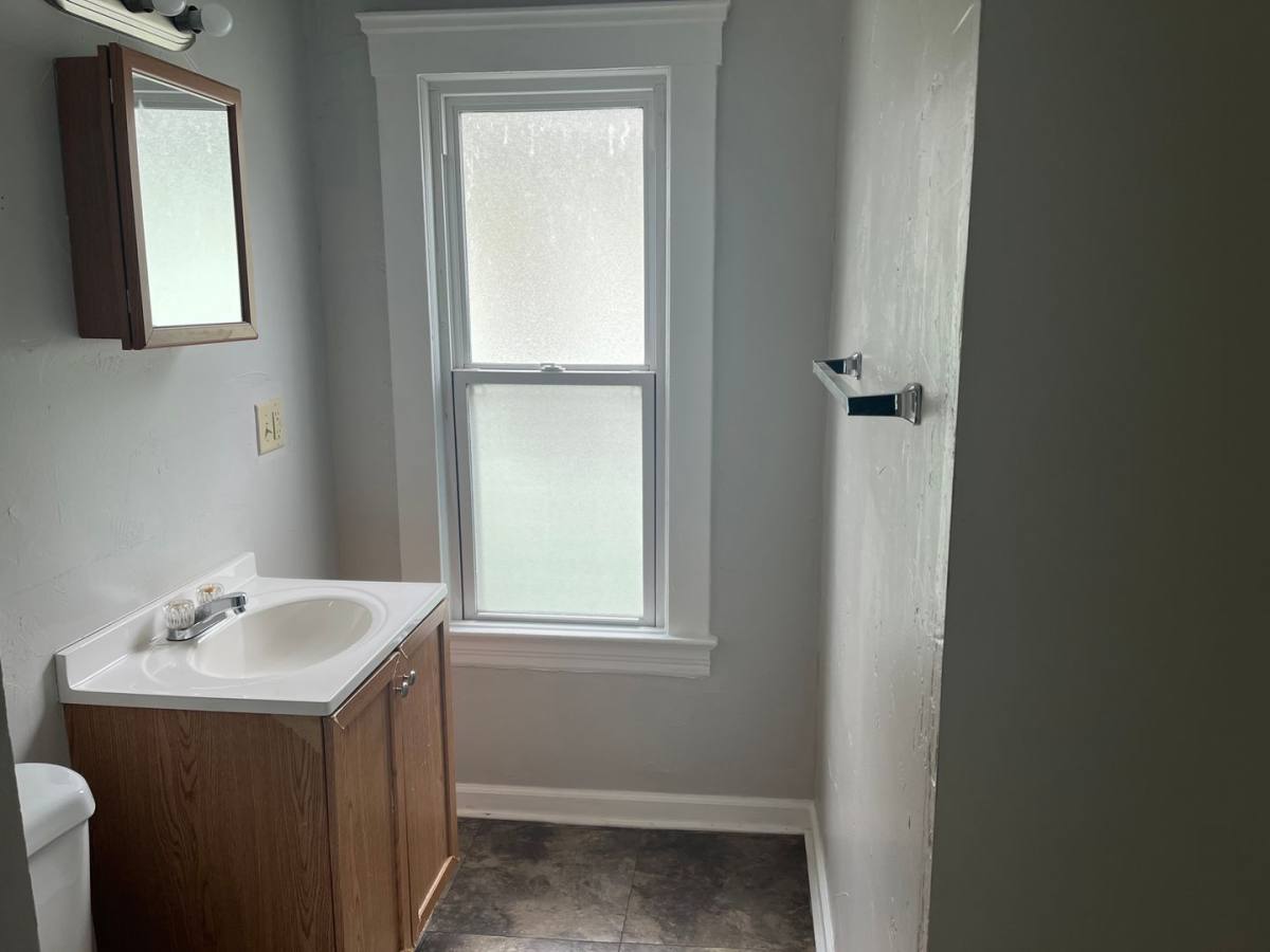 Apartment for rent at 6908 Polonia Ave, Cleveland, OH 44105