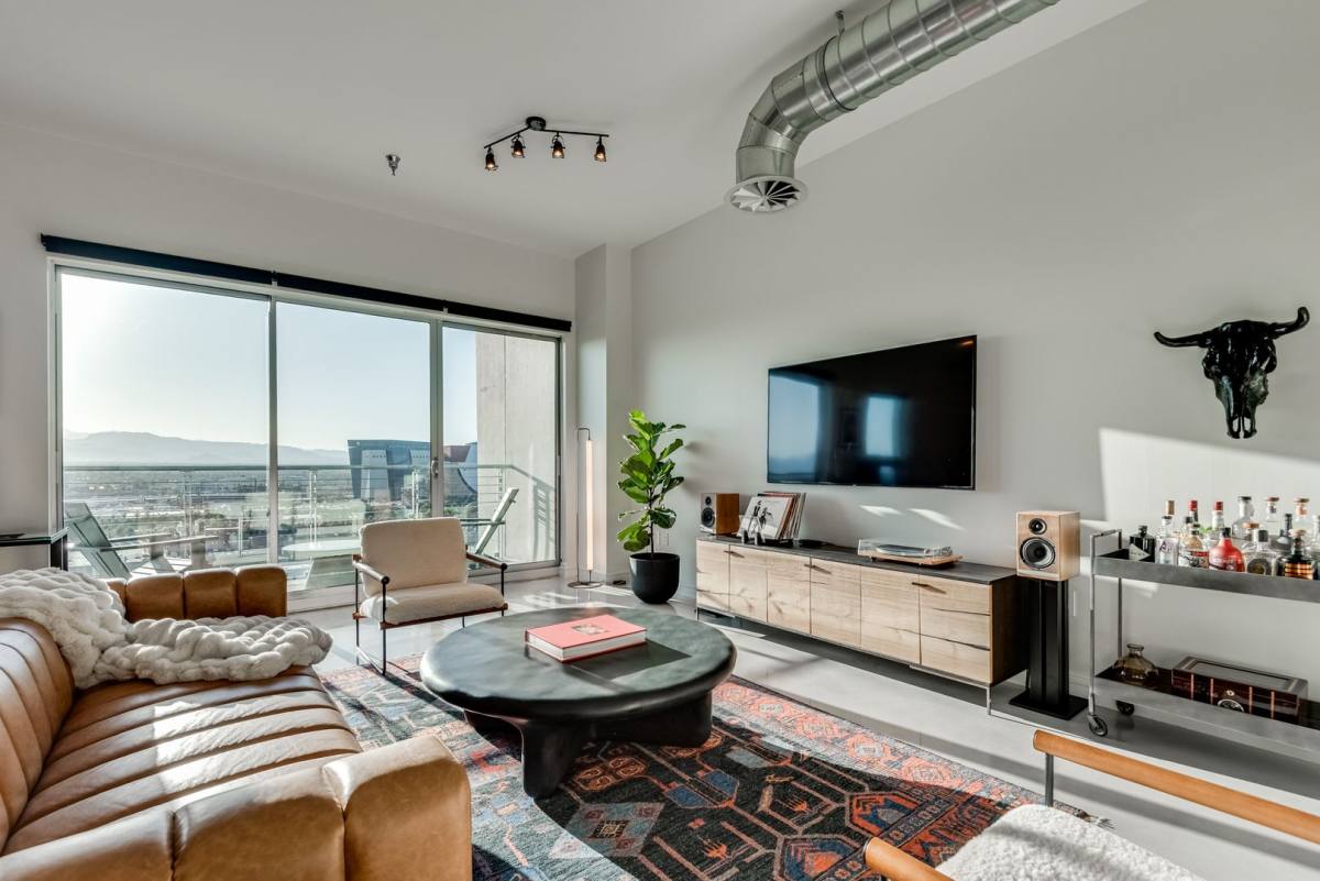 Apartment for rent at 200 Hoover Ave, Las Vegas, NV 89101