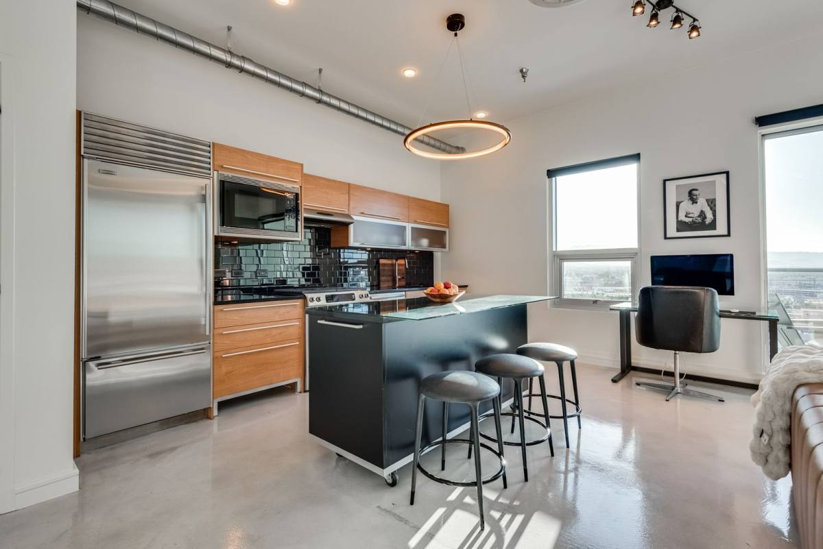 Apartment for rent at 200 Hoover Ave, Las Vegas, NV 89101