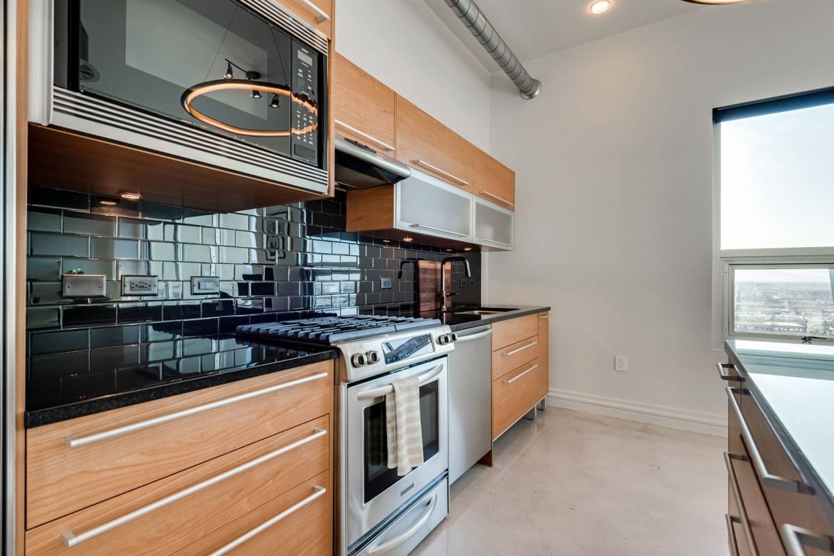 Apartment for rent at 200 Hoover Ave, Las Vegas, NV 89101