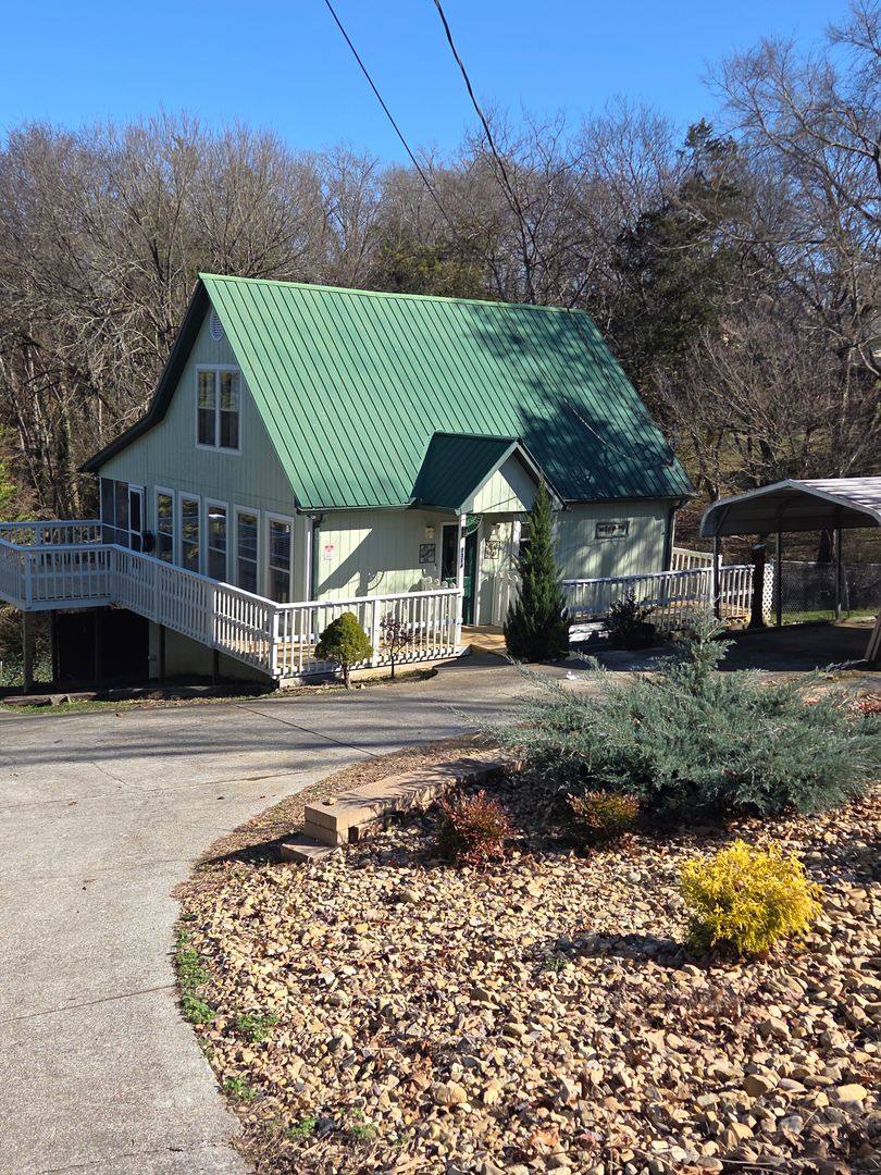 House for rent at 3314 Cove Point Dr, Louisville, TN 37777