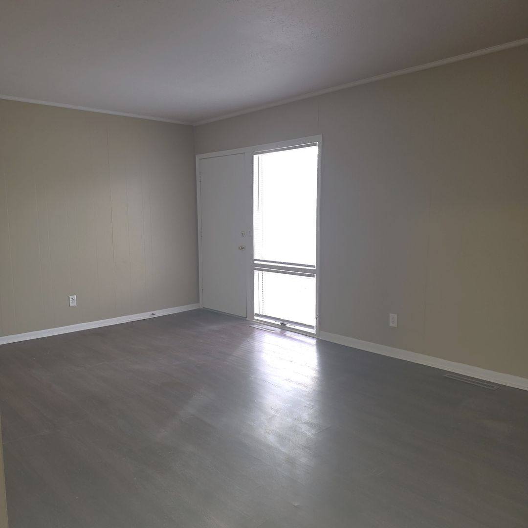 Apartment for rent at 2436 3rd Ave, Council Bluffs, IA 51501