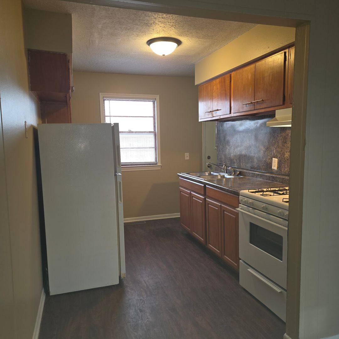 Apartment for rent at 2436 3rd Ave, Council Bluffs, IA 51501