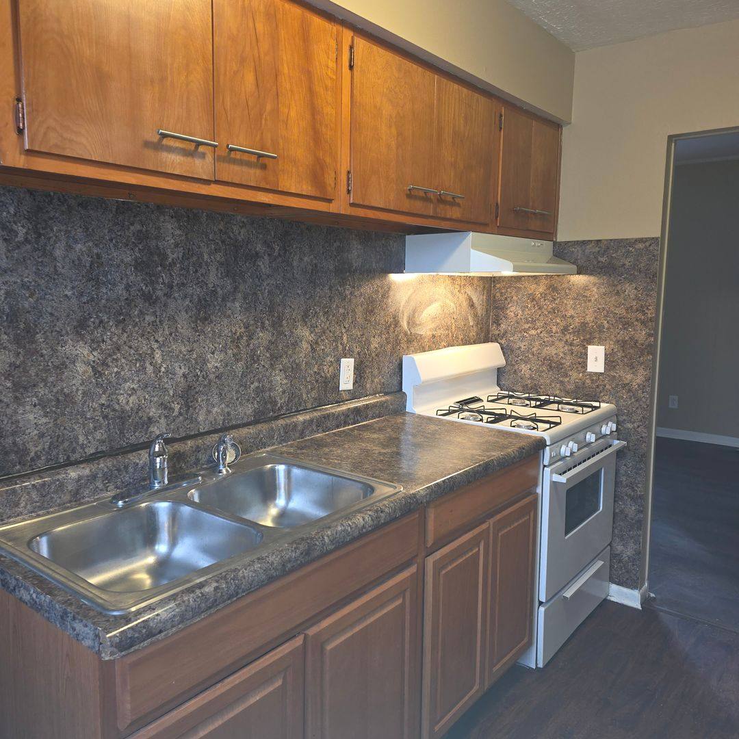 Apartment for rent at 2436 3rd Ave, Council Bluffs, IA 51501