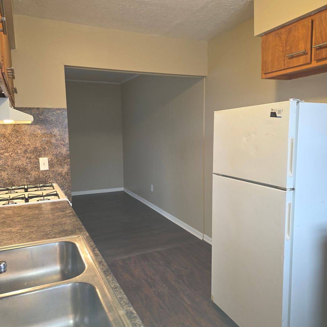 Apartment for rent at 2436 3rd Ave, Council Bluffs, IA 51501