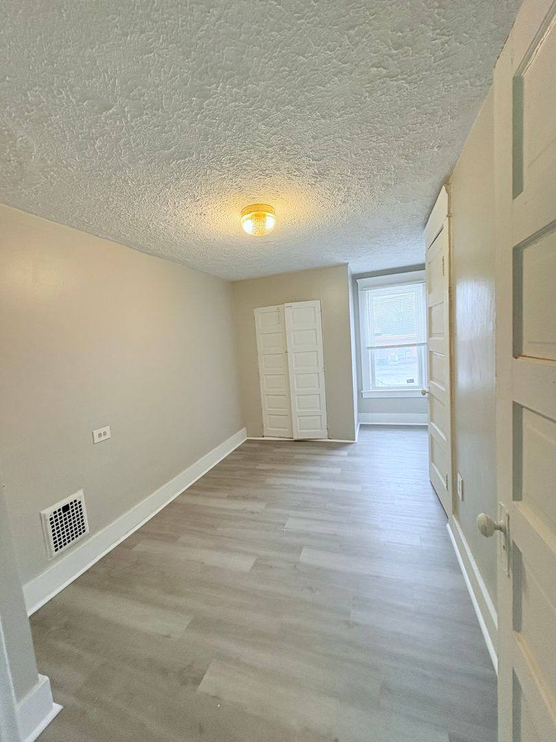 Apartment for rent at 1741 W Market St, Warren, OH 44485